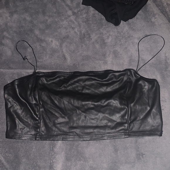 Black crop top bundle - Picture 2 of 4